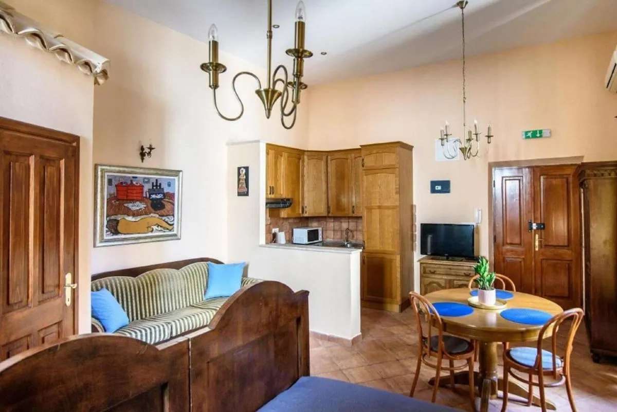 Image 1 of Amoret Apartments