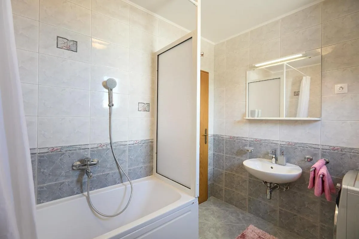 Image 2 of Apartment Harmony – Free parking