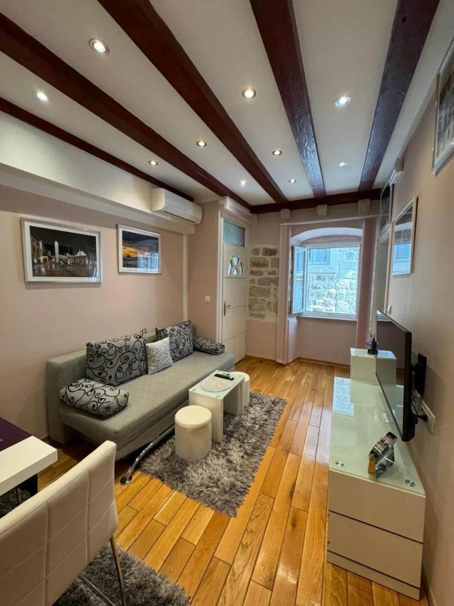 Image 2 of Apartment Maris