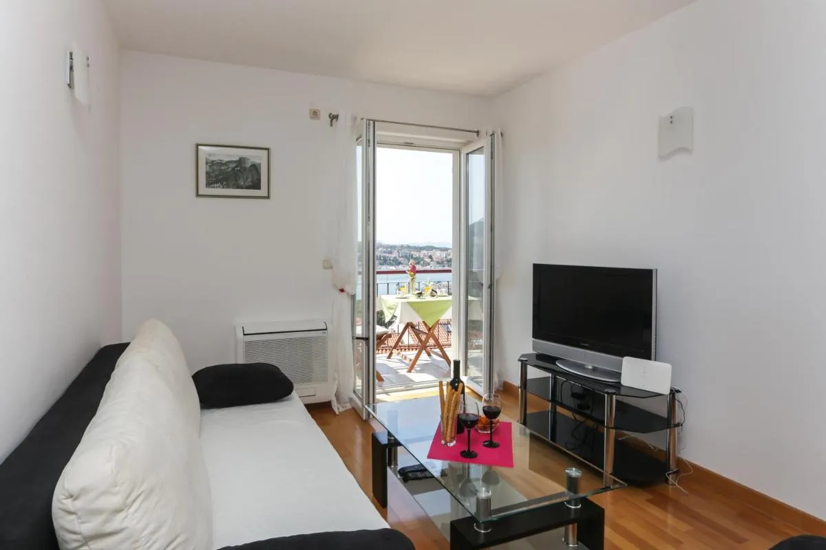 Image 4 of Apartment Maya