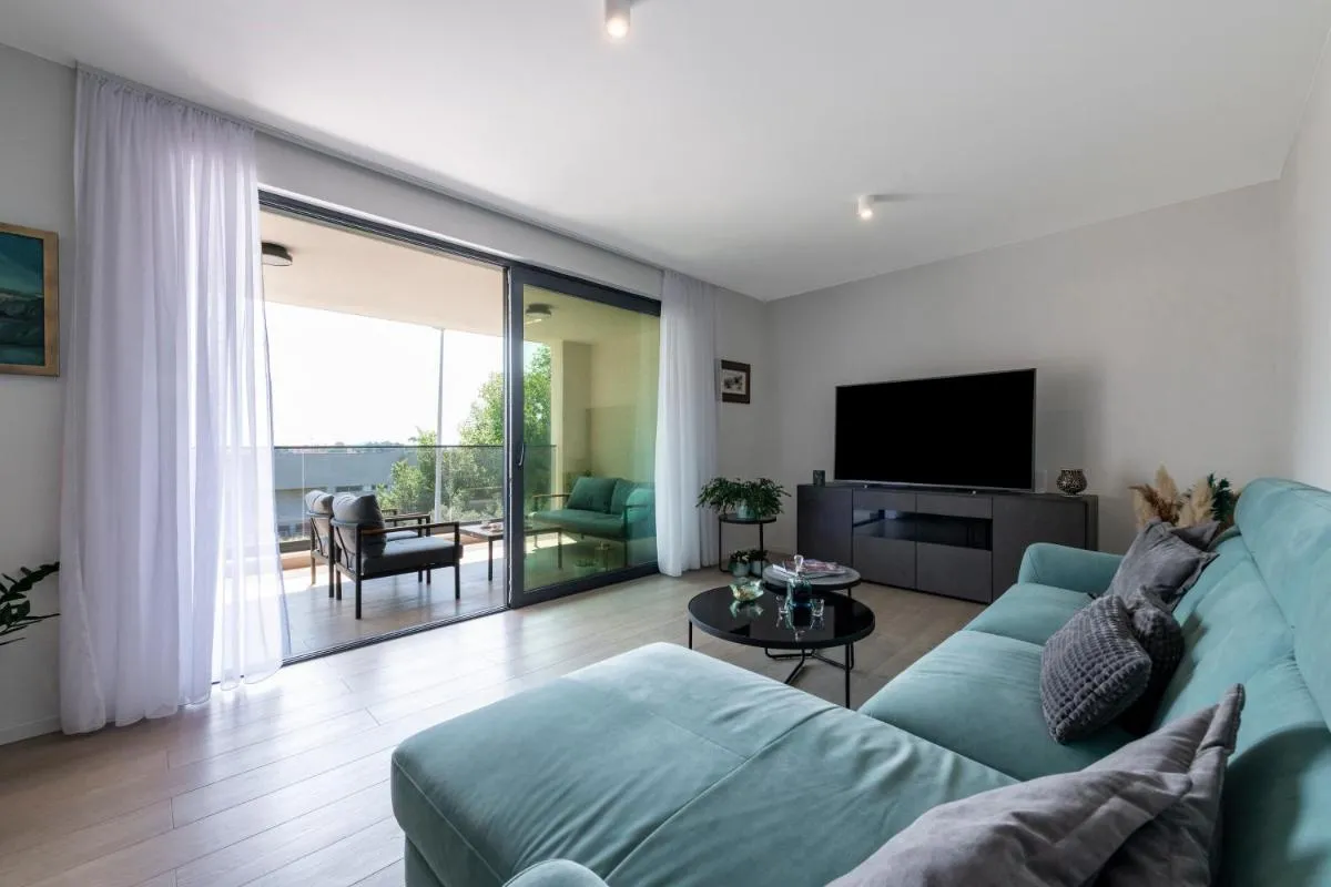 Image 4 of Apartment Mint