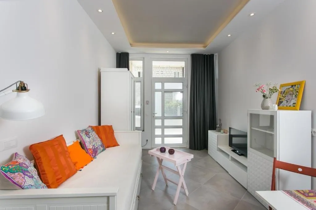 Image 2 of Apartment Orchid
