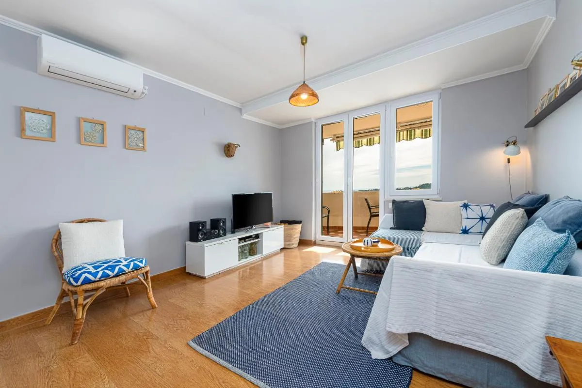 Image 4 of Apartment Pantofule