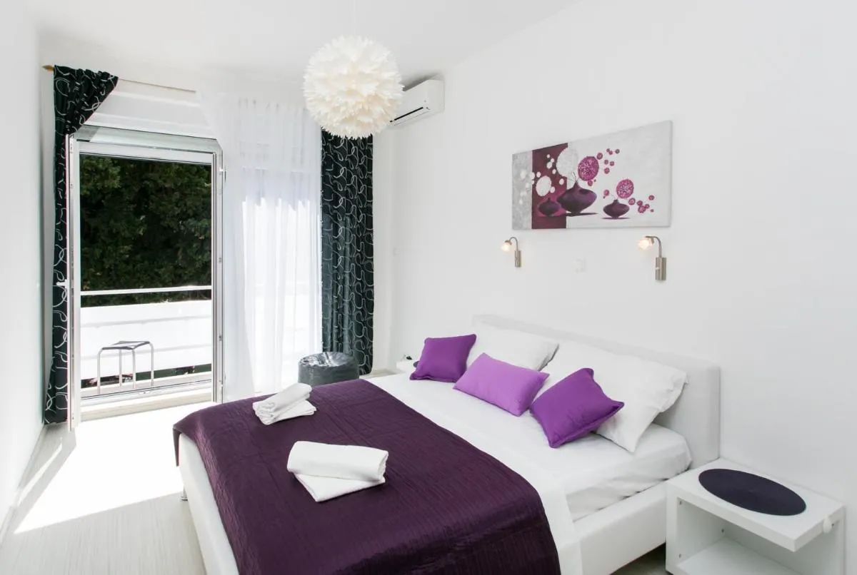 Image 1 of Apartment Purple Magic