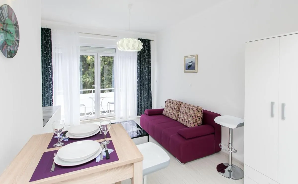 Image 3 of Apartment Purple Magic
