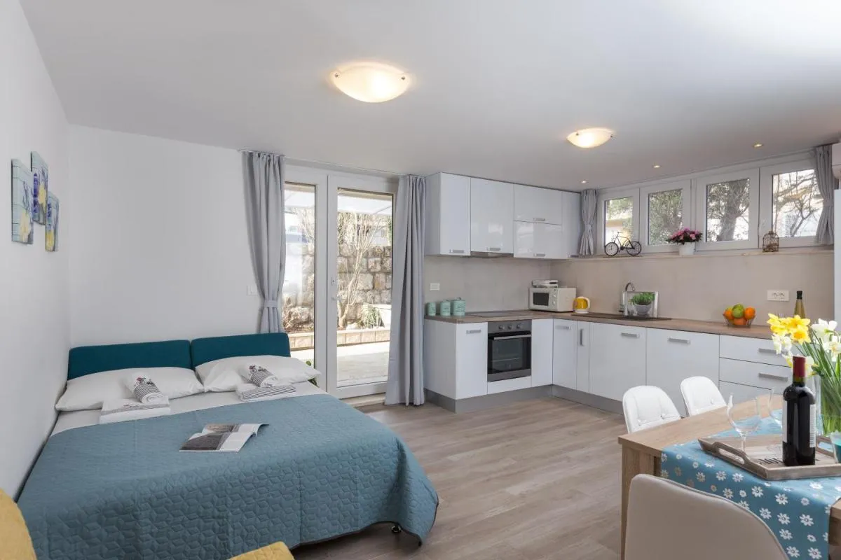 Image 1 of Apartment & Room Pajolo