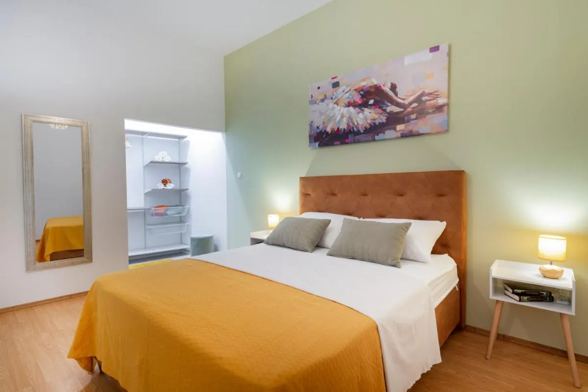 Image 6 of Apartment Two Oranges