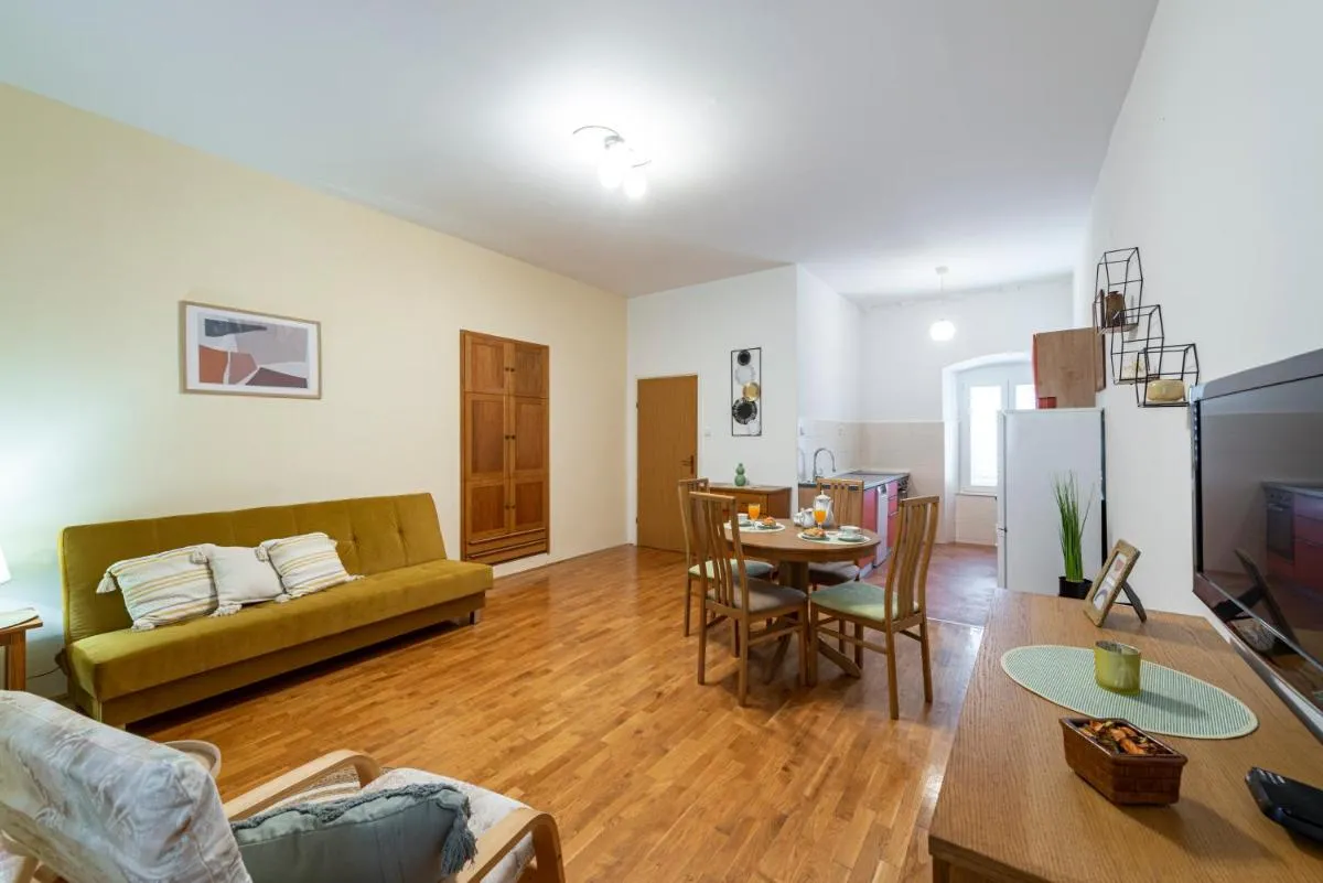 Image 4 of Apartment Two Oranges