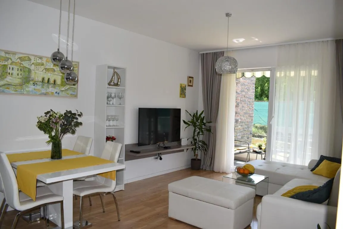Image of Apartment Vapor