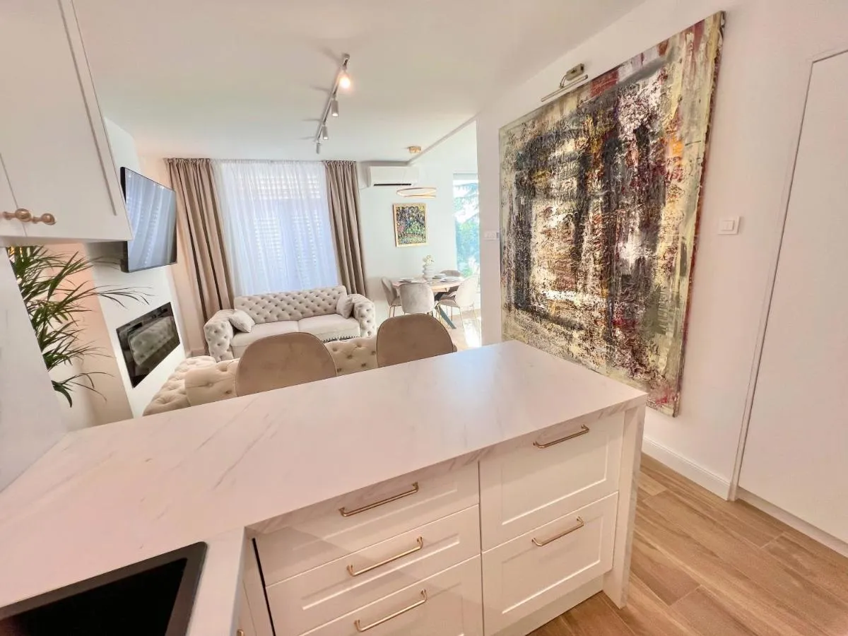 Image 1 of Apartment Velvet – free private garage