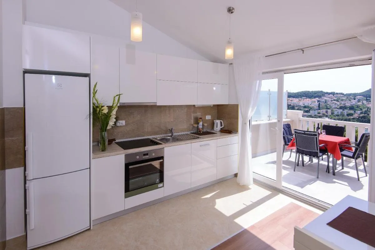 Image 2 of Apartment Violeta 2 with parking