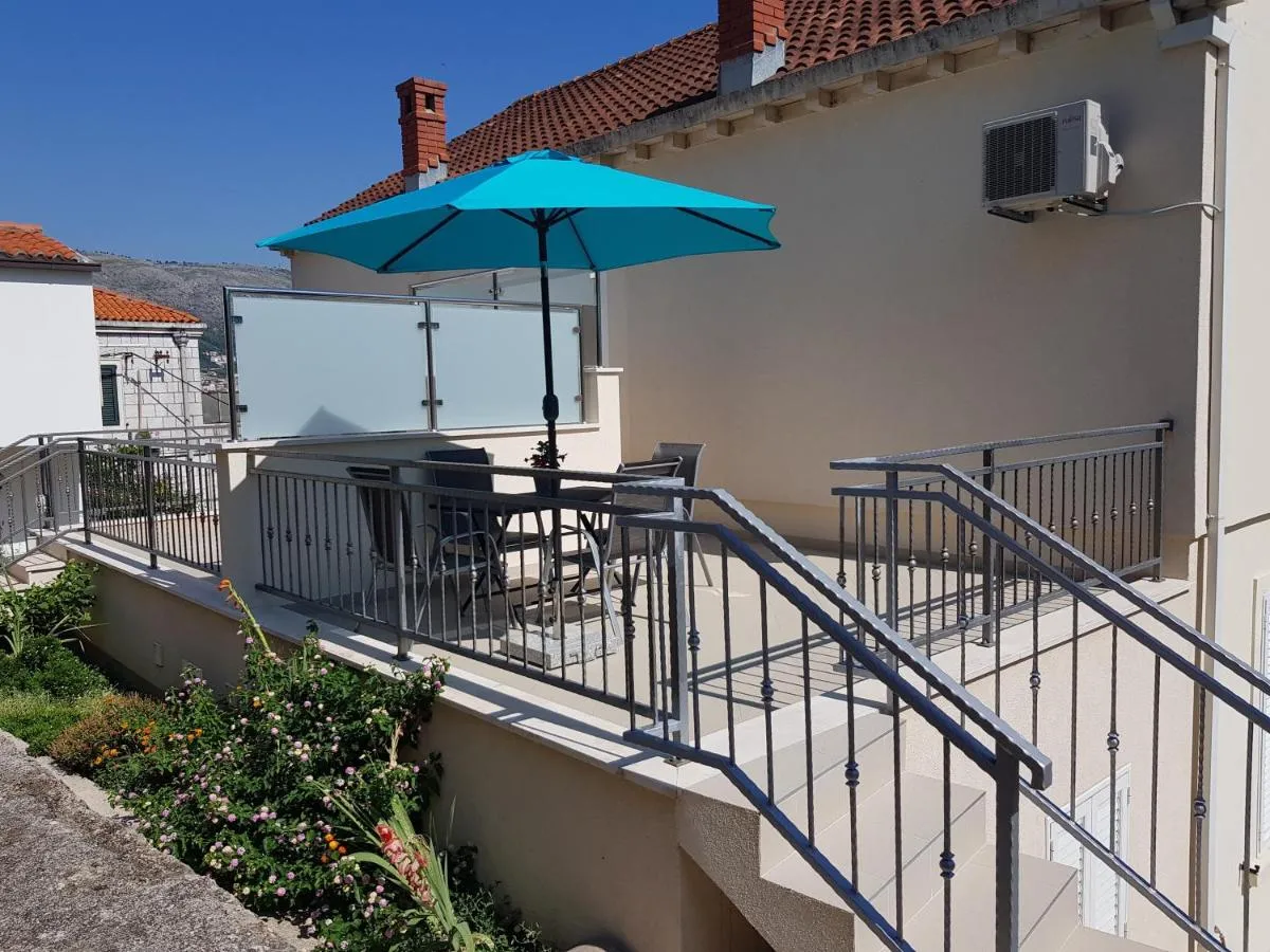 Image 1 of Apartment Voyager