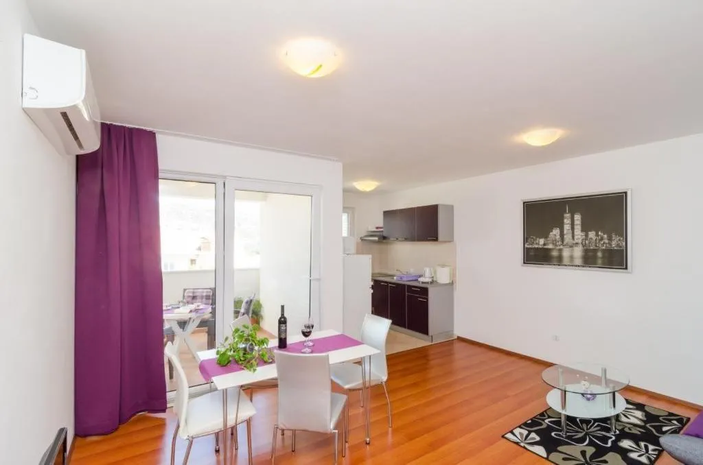 Image 2 of Apartments Ira