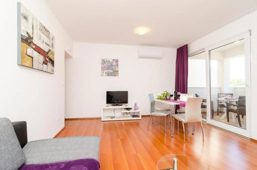 Image 6 of Apartments Ira