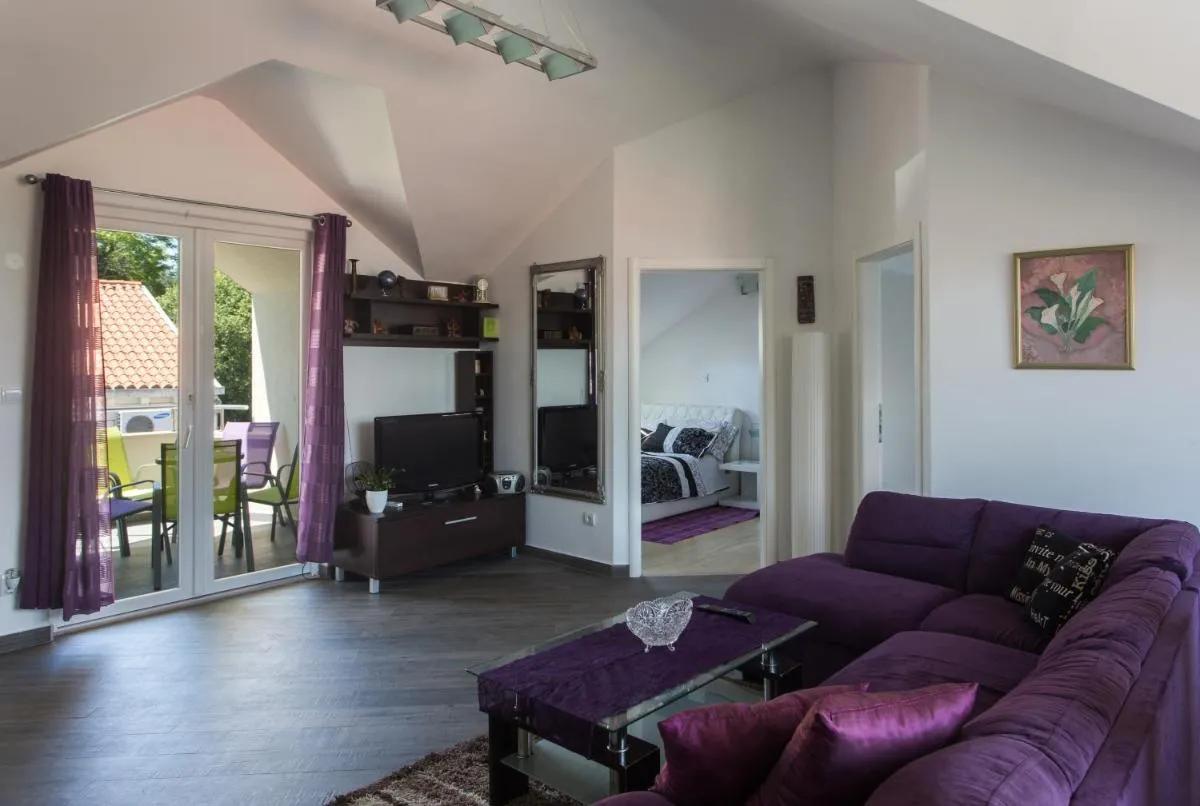 Image 3 of Apartments Laledo