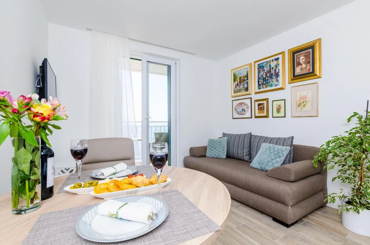 Image 3 of Apartments Lazarin