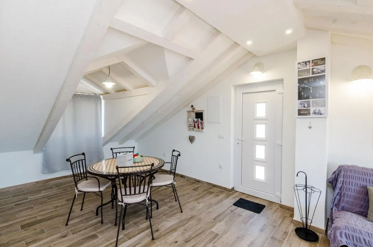 Image 6 of Apartments Life