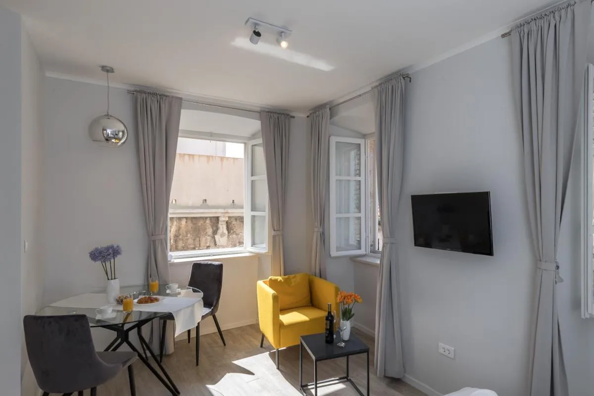 Image 4 of Apartments Urbis