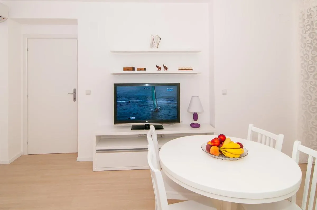 Image 4 of Avenue Apartment