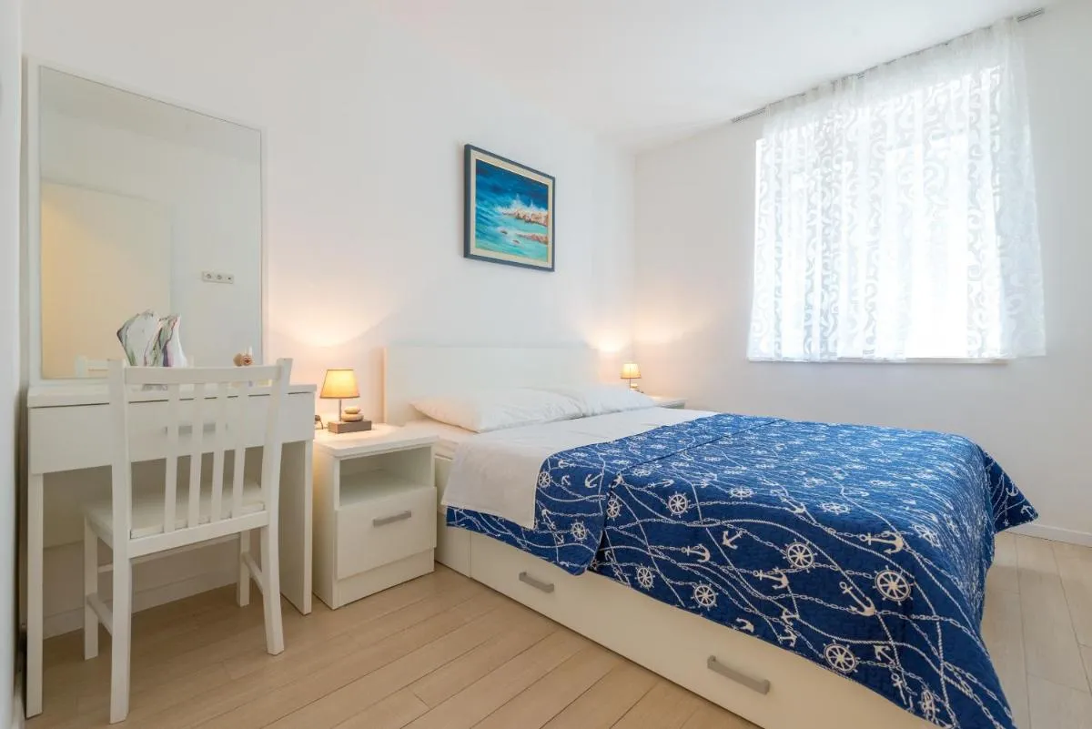 Image 1 of Avenue Apartment