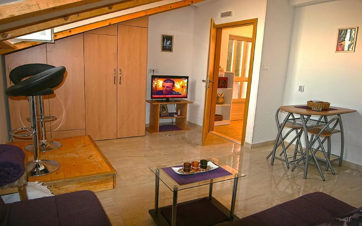 Image 4 of Ballerina Apartment