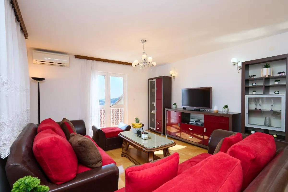 Image 1 of Bellevue Duplex Apartment