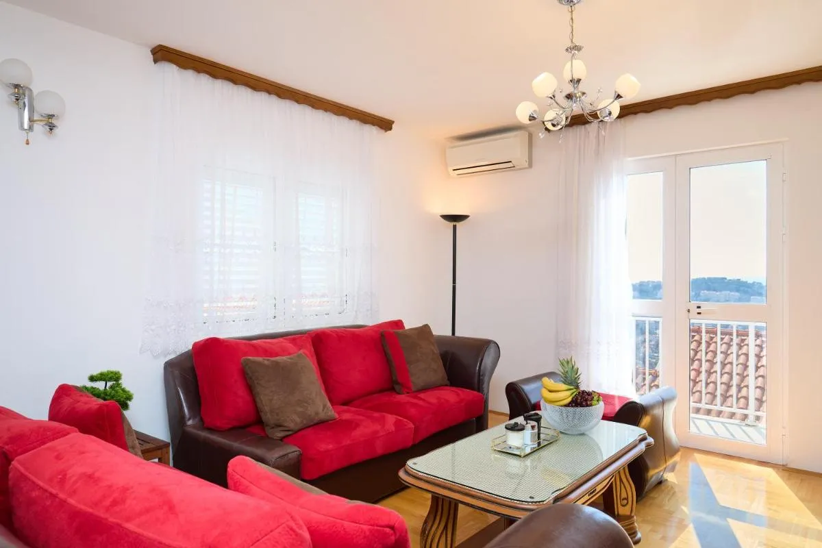 Image 6 of Bellevue Duplex Apartment