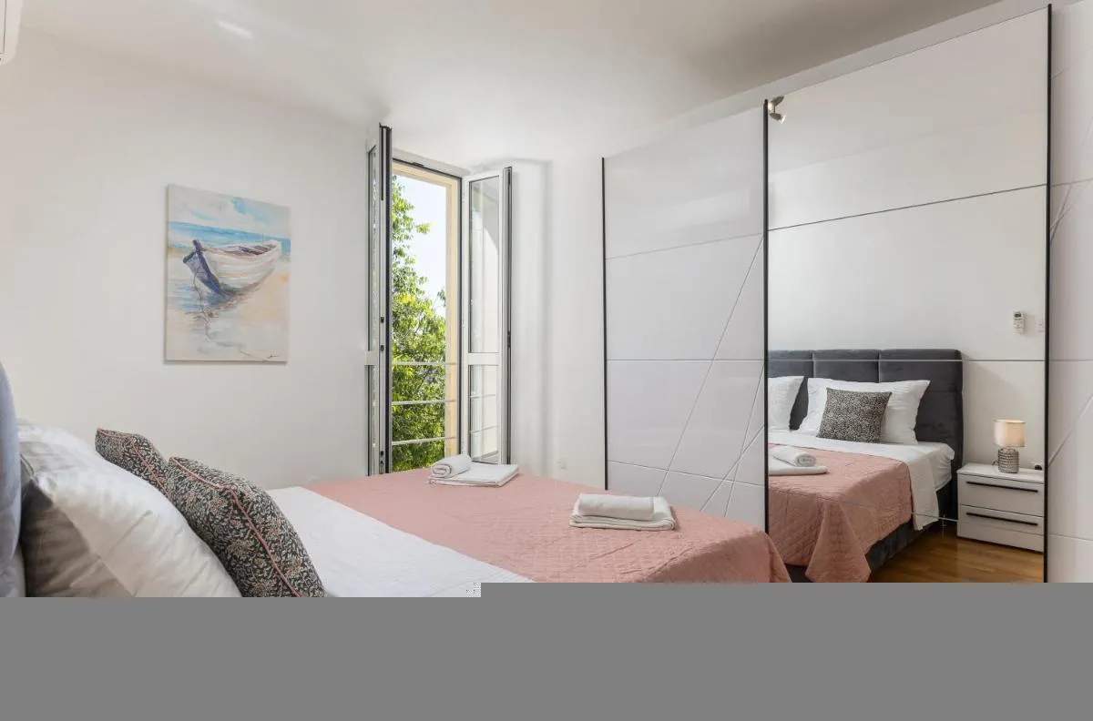 Image 1 of Bliss Apartment near Bellevue beach