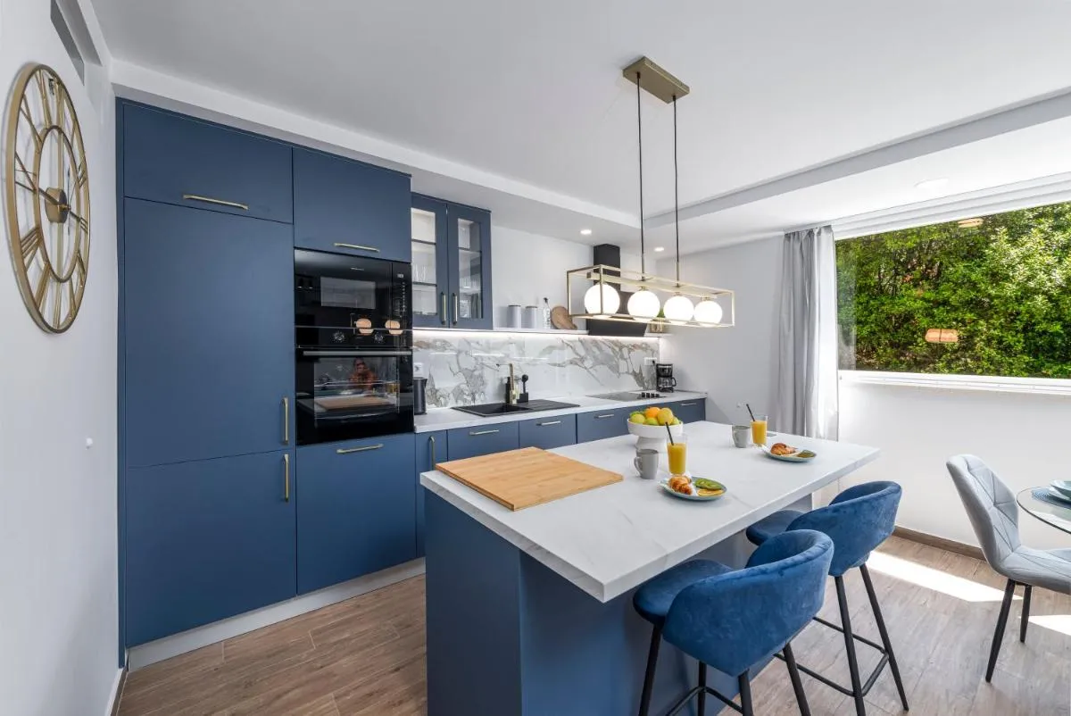 Image 3 of Blue Sky Apartment
