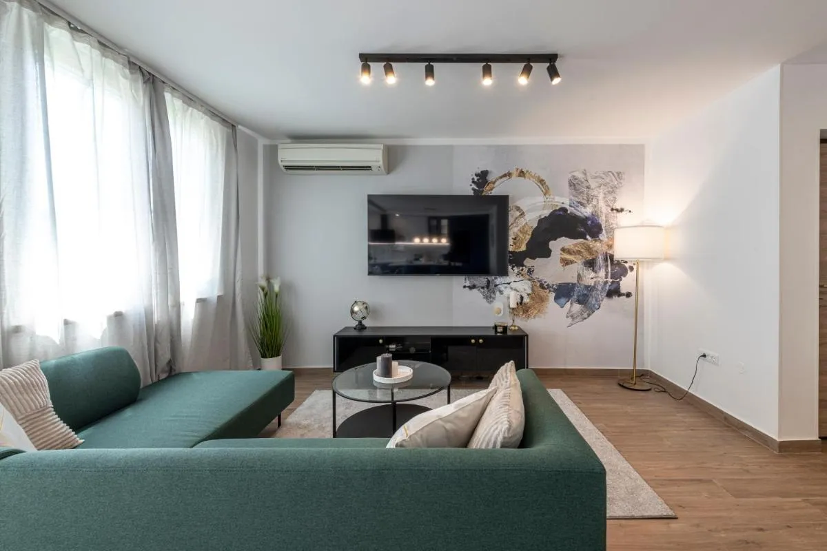 Image 4 of Blue Sky Apartment