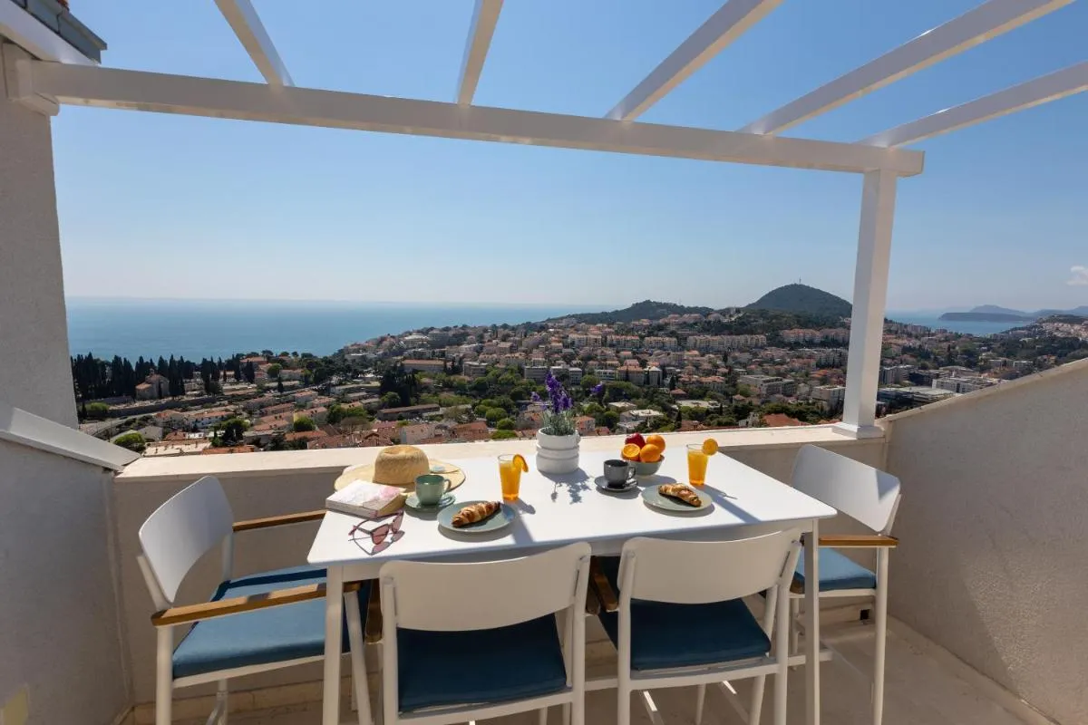 Image 3 of Breathtaking Sea View Apartment Near The Old City