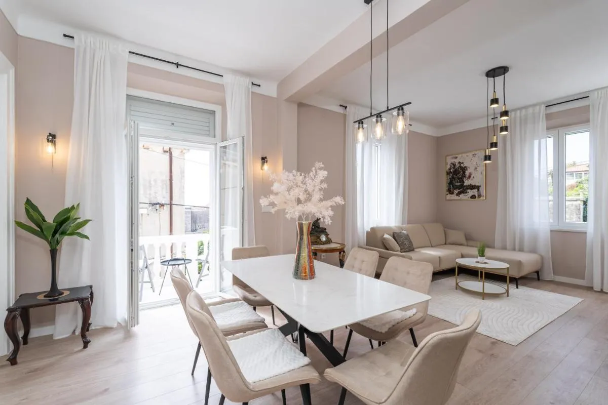 Image 2 of Evita luxury apartment