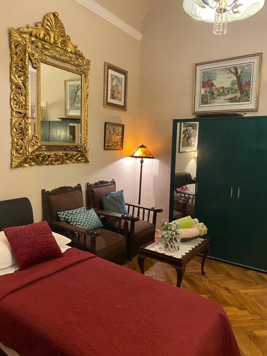Image 5 of Large Three Bedroom, Center of Old Town