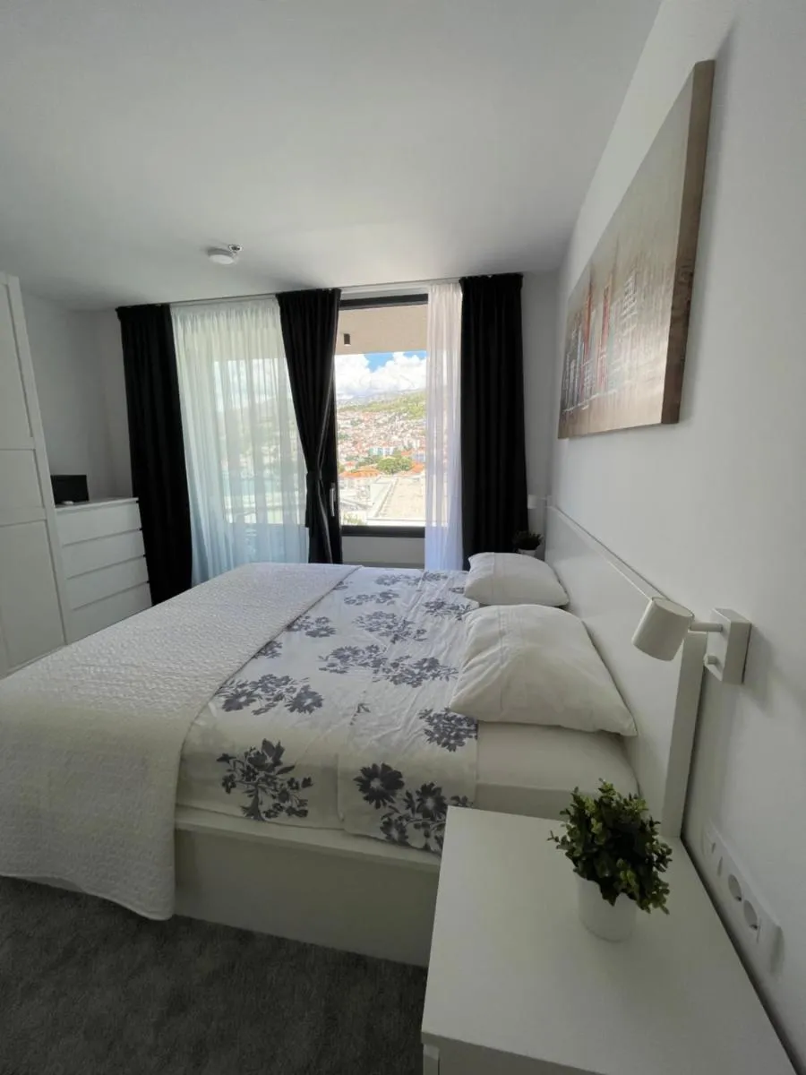 Image 6 of LuMax Apartment