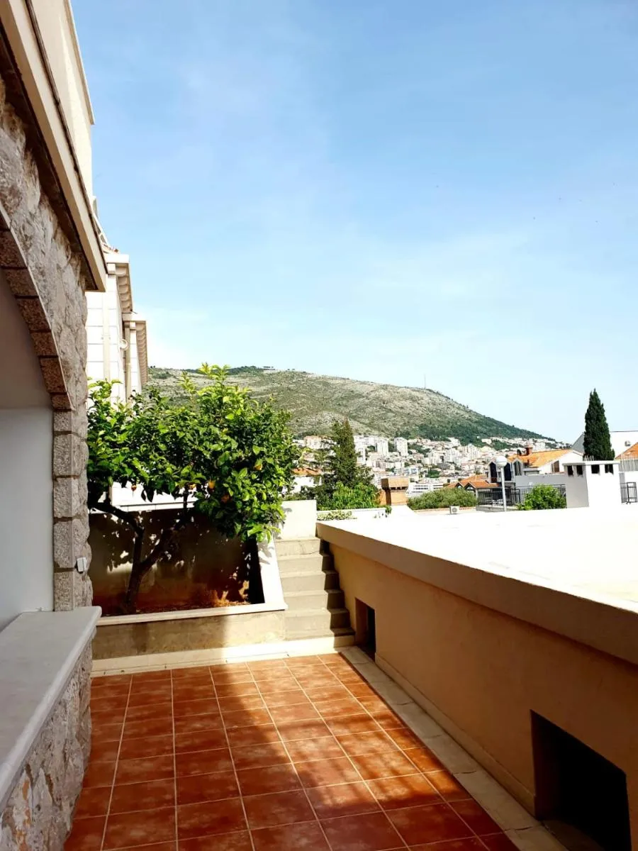 Image 5 of Luxury Studio Apollo