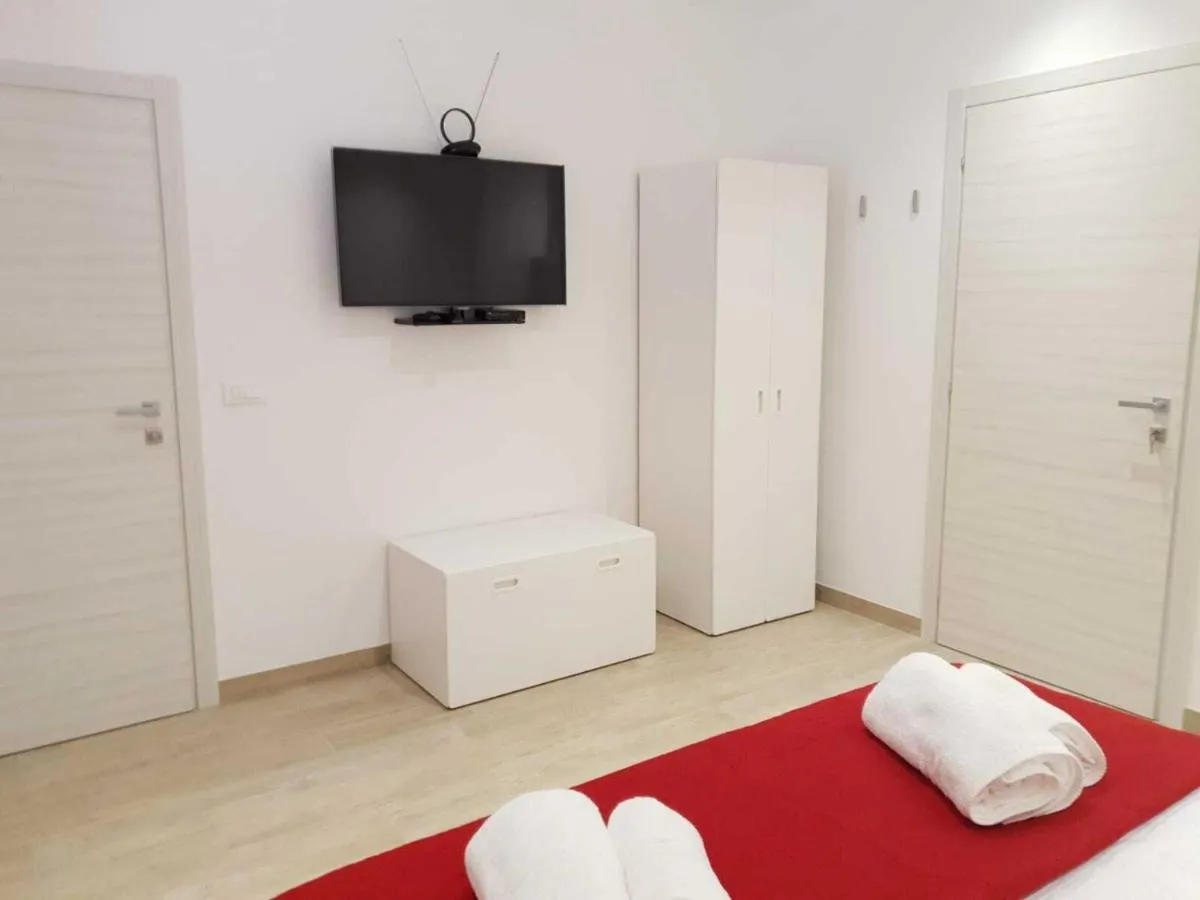 Image 4 of Luxury Studio Apollo
