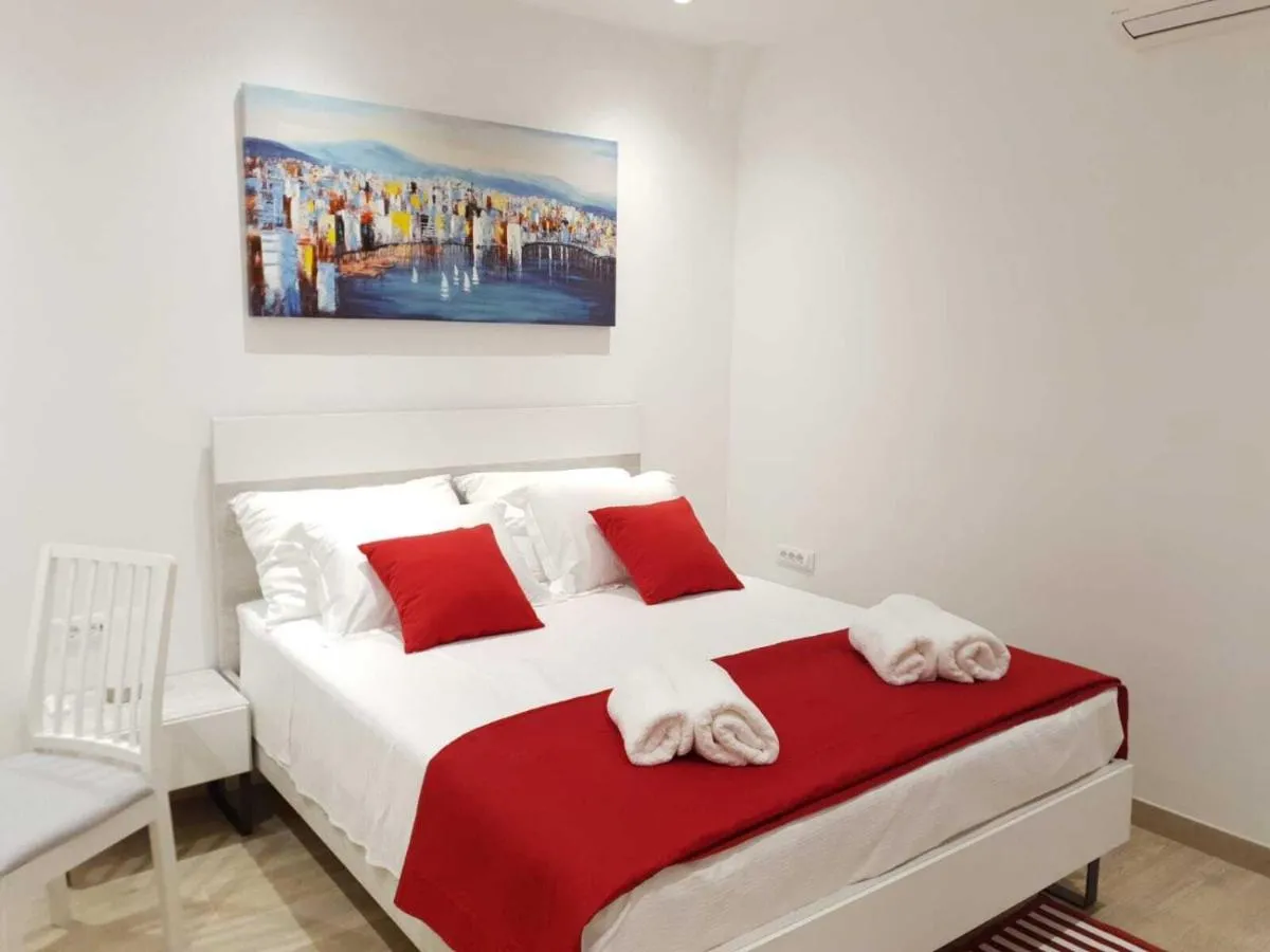 Image 1 of Luxury Studio Apollo