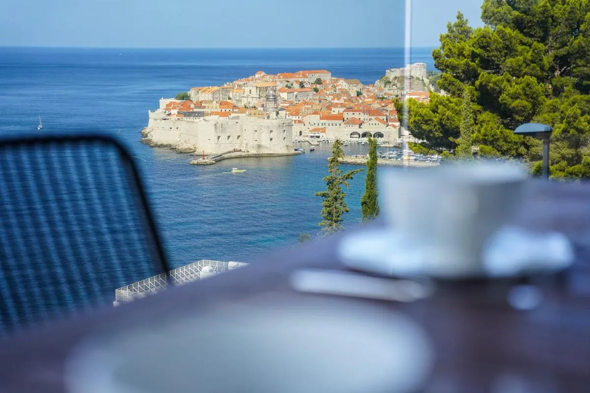 Image 1 of New&Luxury Apartment with an Outstanding View – Bombii Blue