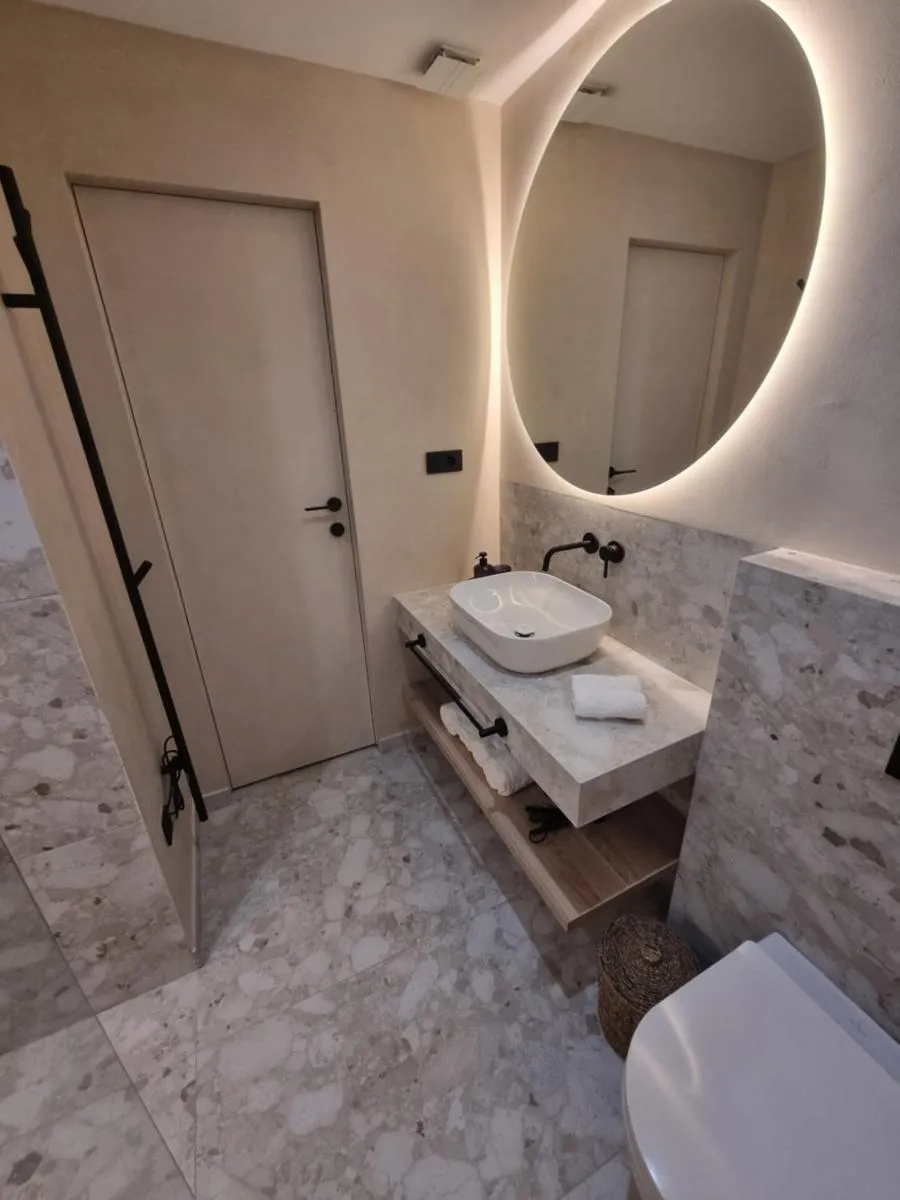 Image 2 of Old Town Olive Studio Apartment