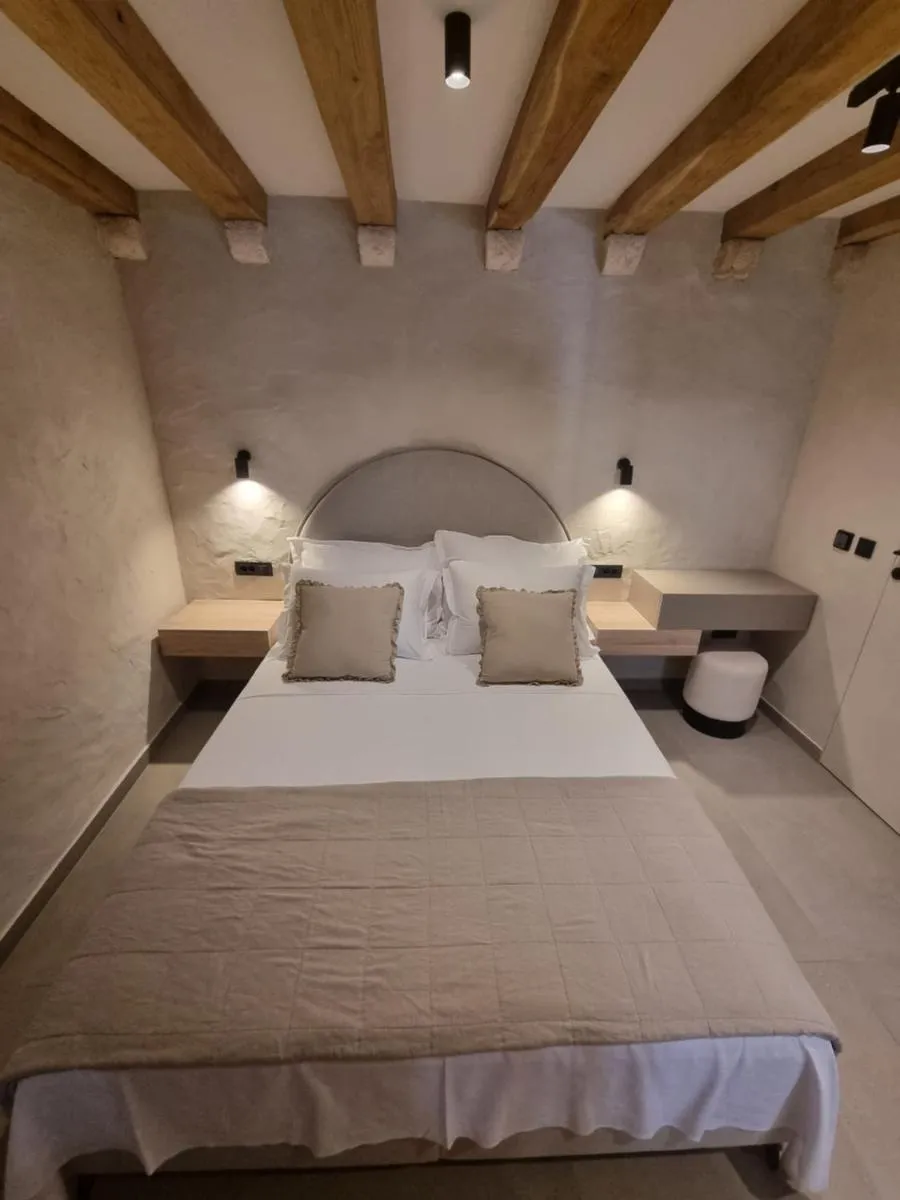 Image 5 of Old Town Olive Studio Apartment