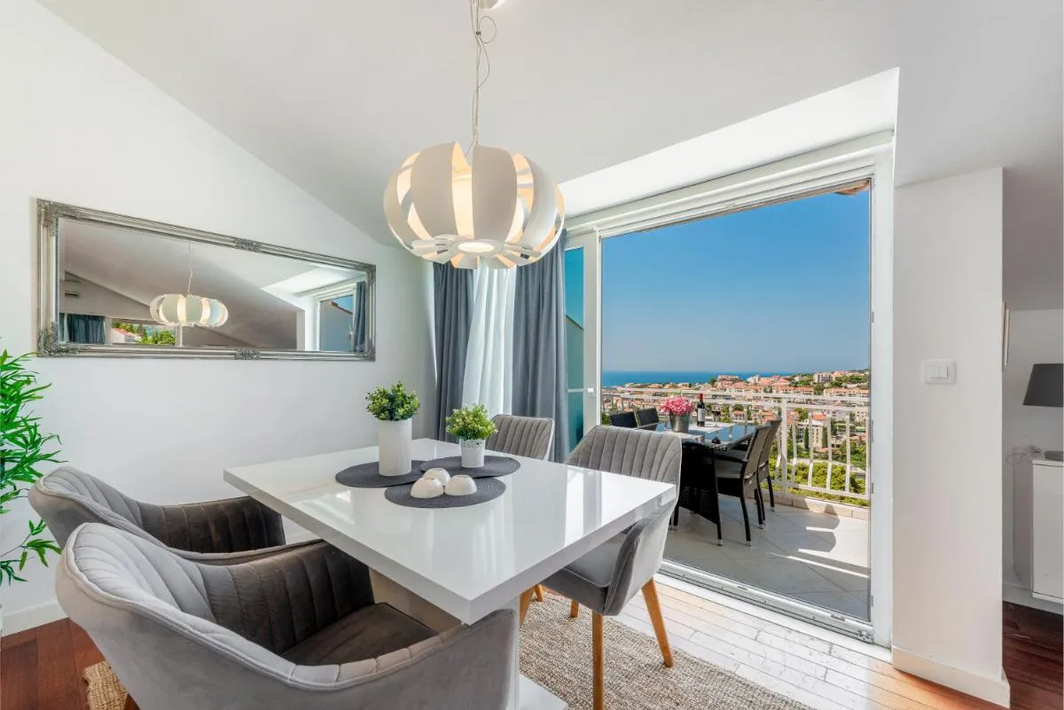 Image 3 of PANORAMIC VIEW apartment