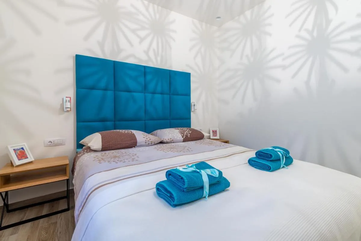 Image 1 of Petra design apartment
