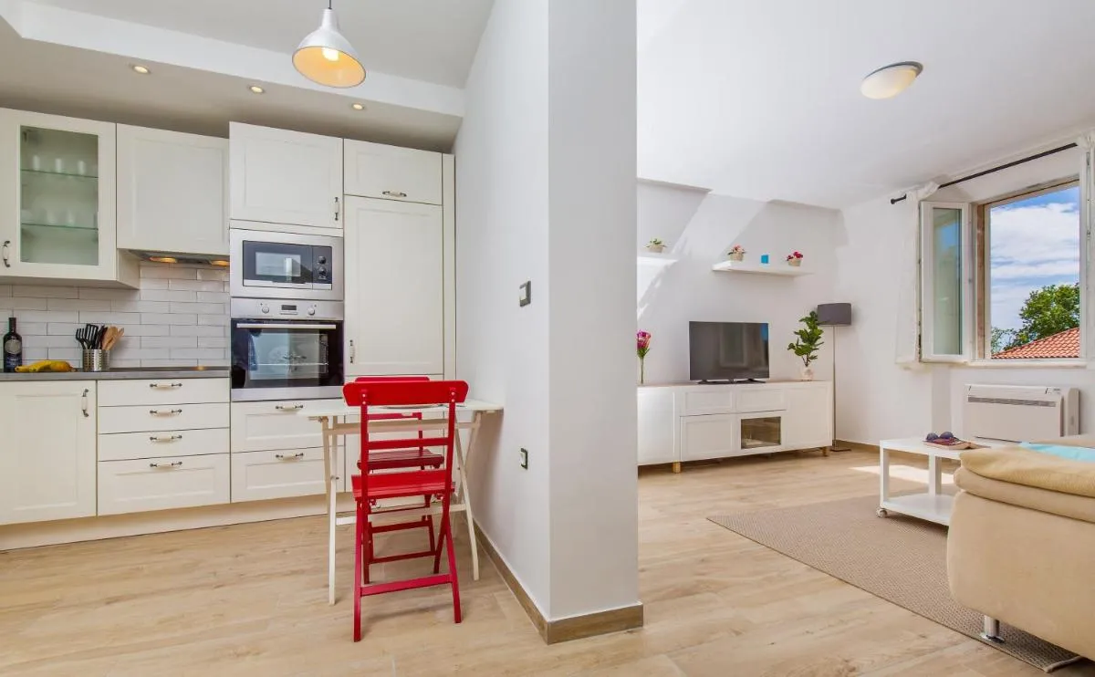 Image 3 of Porta Apartments by Irundo