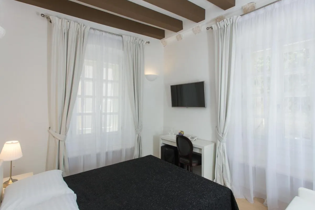 Image 1 of Rooms Klarisa Palace