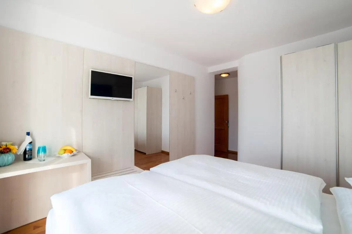 Image 3 of Rooms Raič