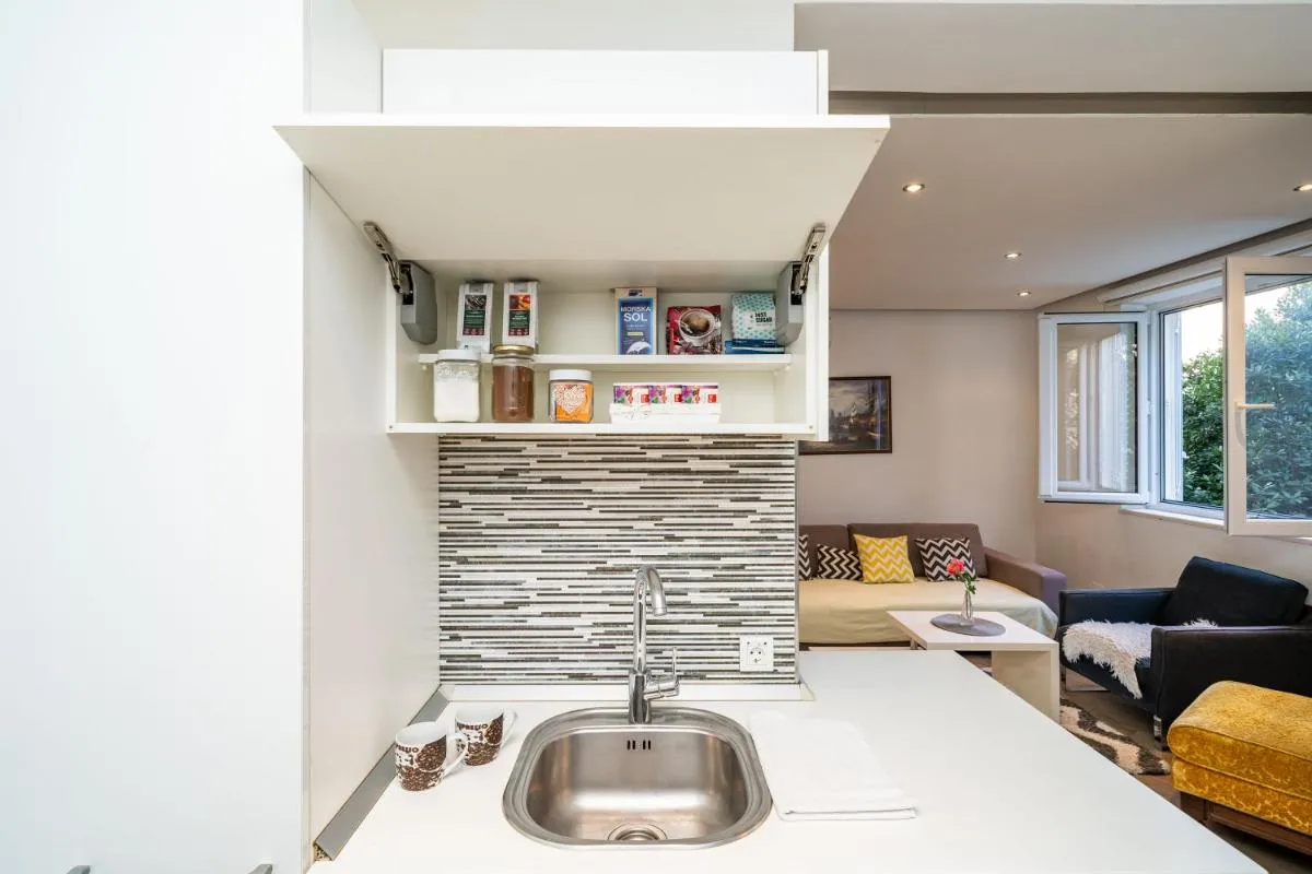 Image 6 of SPACIOUS TWO BEDROOM APARTMENT