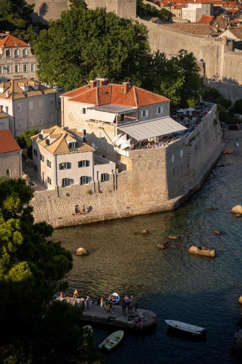 Image 3 of Sea Rocks Residence