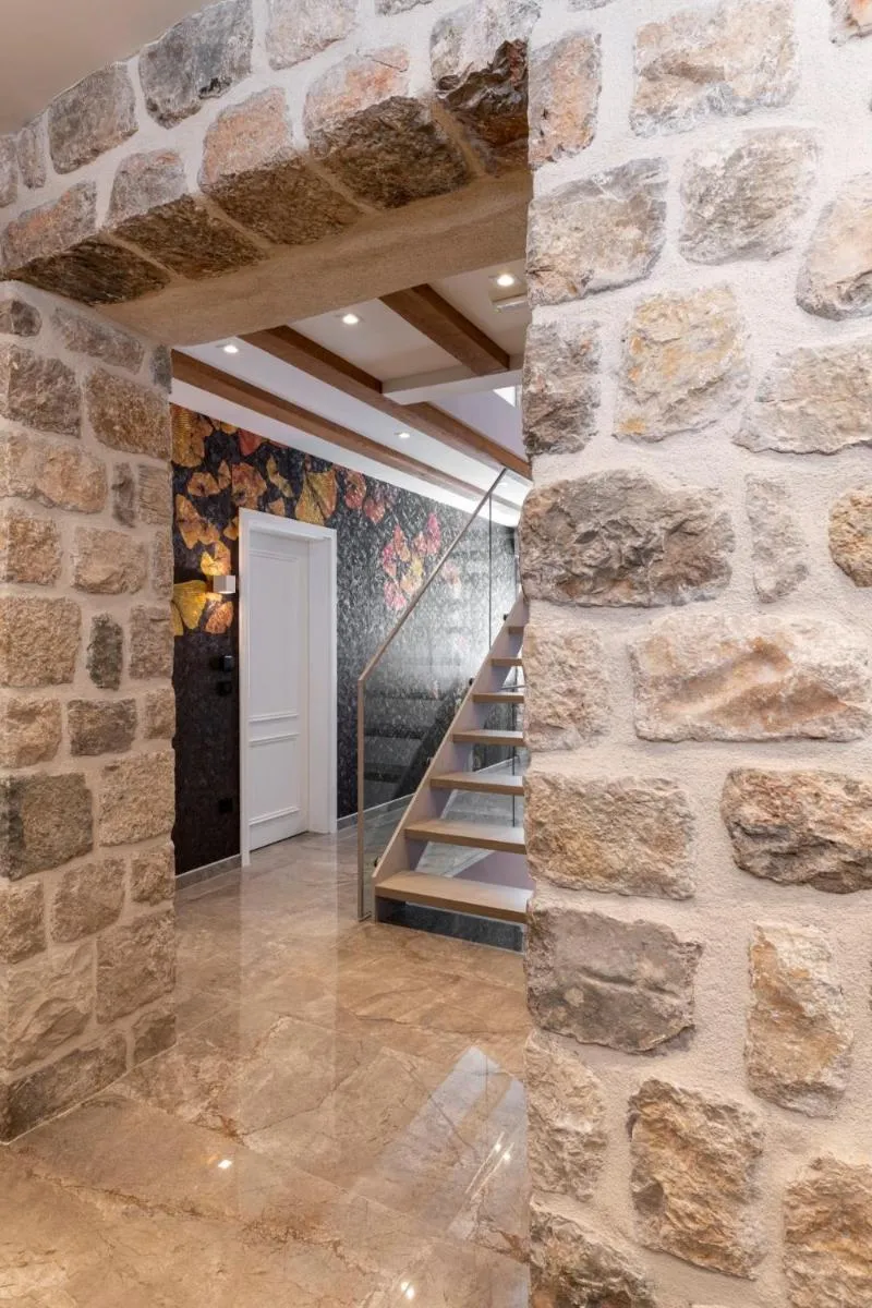 Image 4 of Sea Rocks Residence