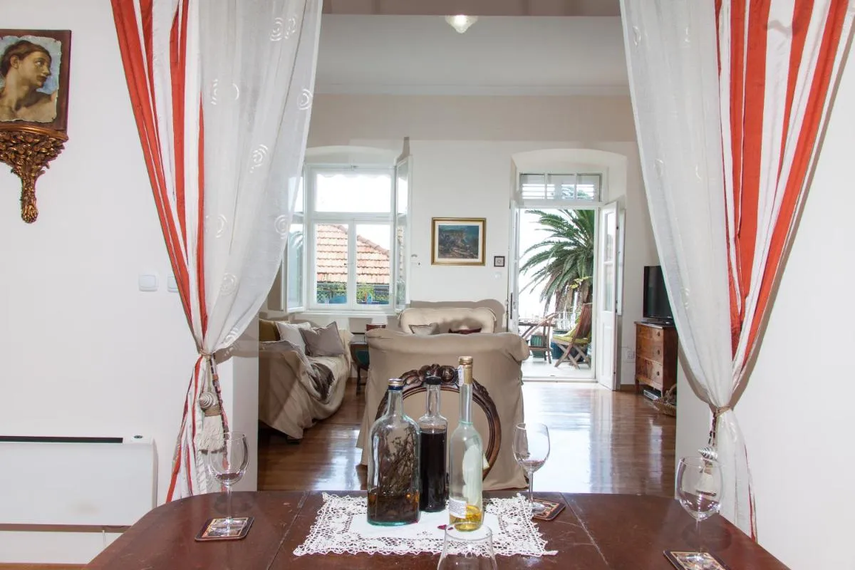Image 4 of Secret Garden Apartment by Irundo