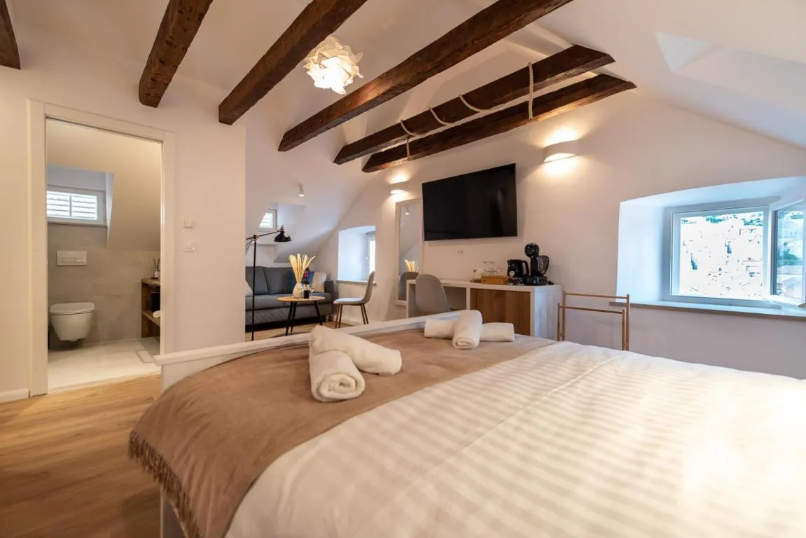 Image of Shee-Lu Suite 2
